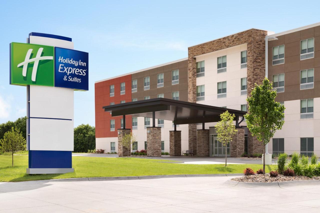 Holiday Inn Express & Suites - Milwaukee West Allis By Ihg Extérieur photo