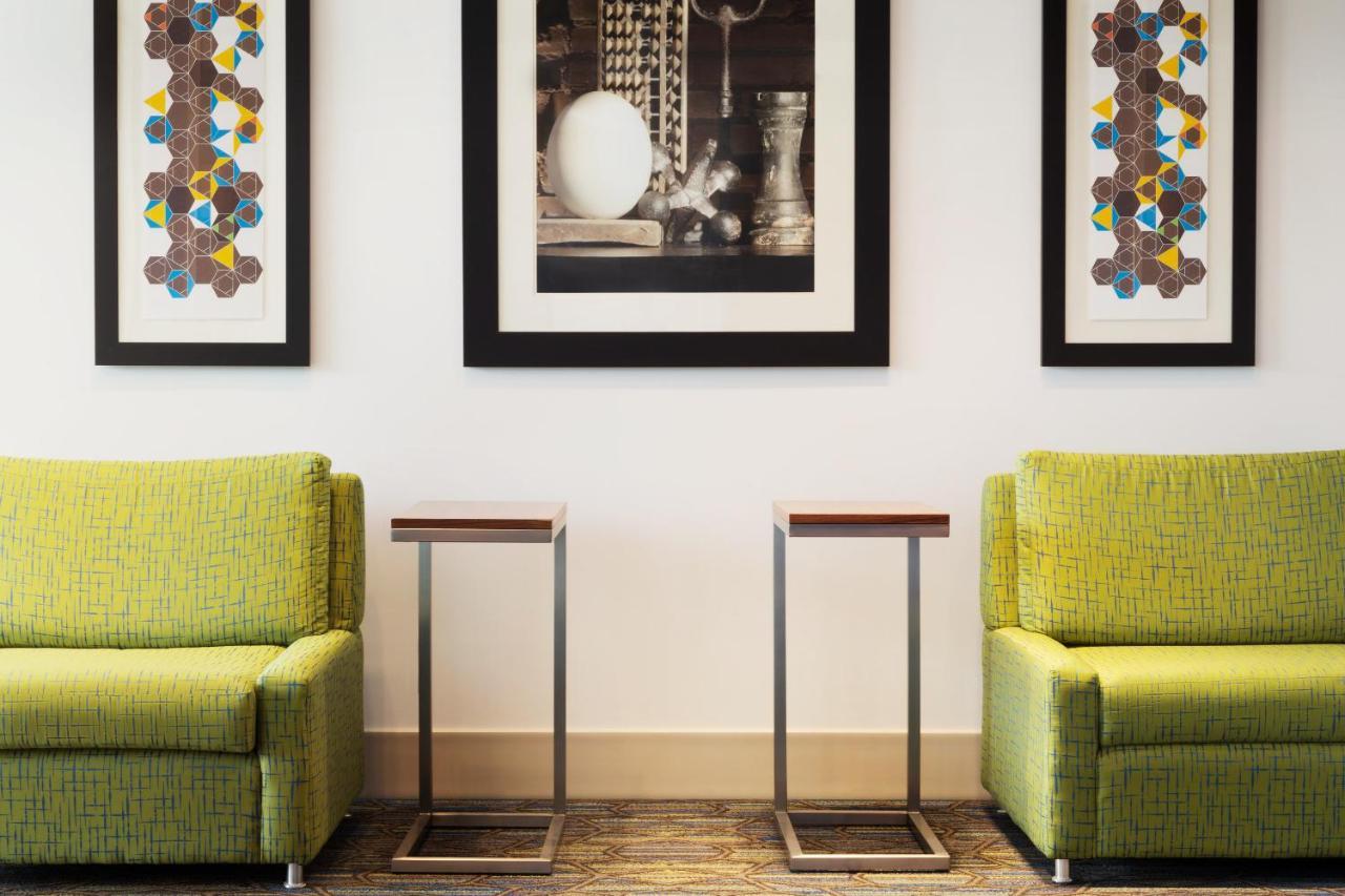 Holiday Inn Express & Suites - Milwaukee West Allis By Ihg Extérieur photo