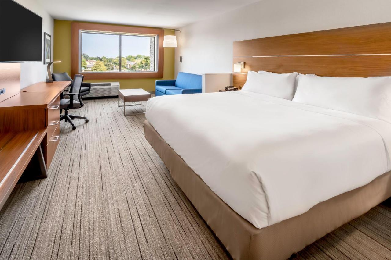 Holiday Inn Express & Suites - Milwaukee West Allis By Ihg Extérieur photo