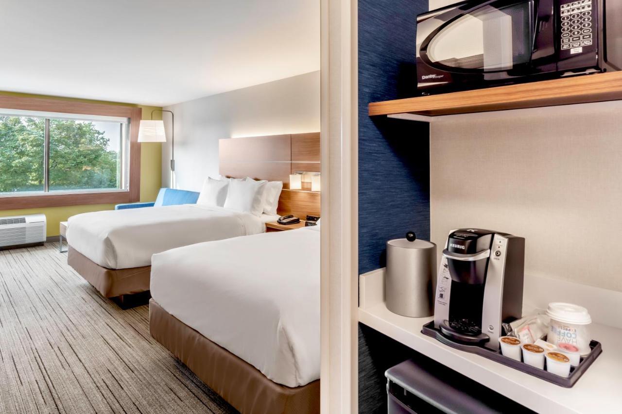 Holiday Inn Express & Suites - Milwaukee West Allis By Ihg Extérieur photo