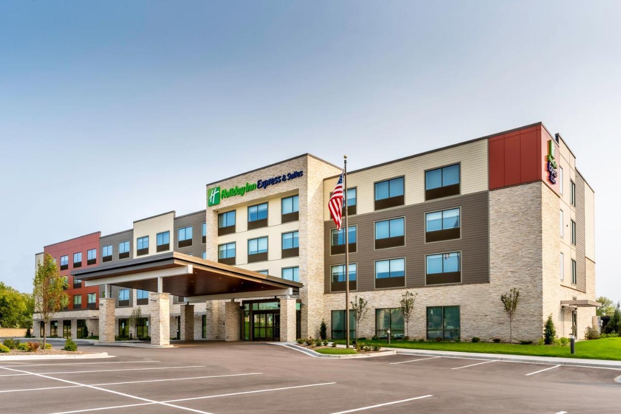 Holiday Inn Express & Suites - Milwaukee West Allis By Ihg Extérieur photo