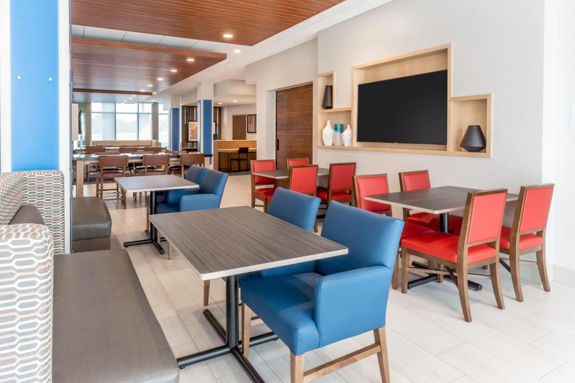 Holiday Inn Express & Suites - Milwaukee West Allis By Ihg Extérieur photo