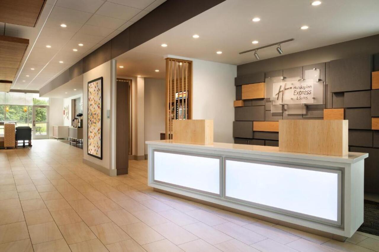Holiday Inn Express & Suites - Milwaukee West Allis By Ihg Extérieur photo