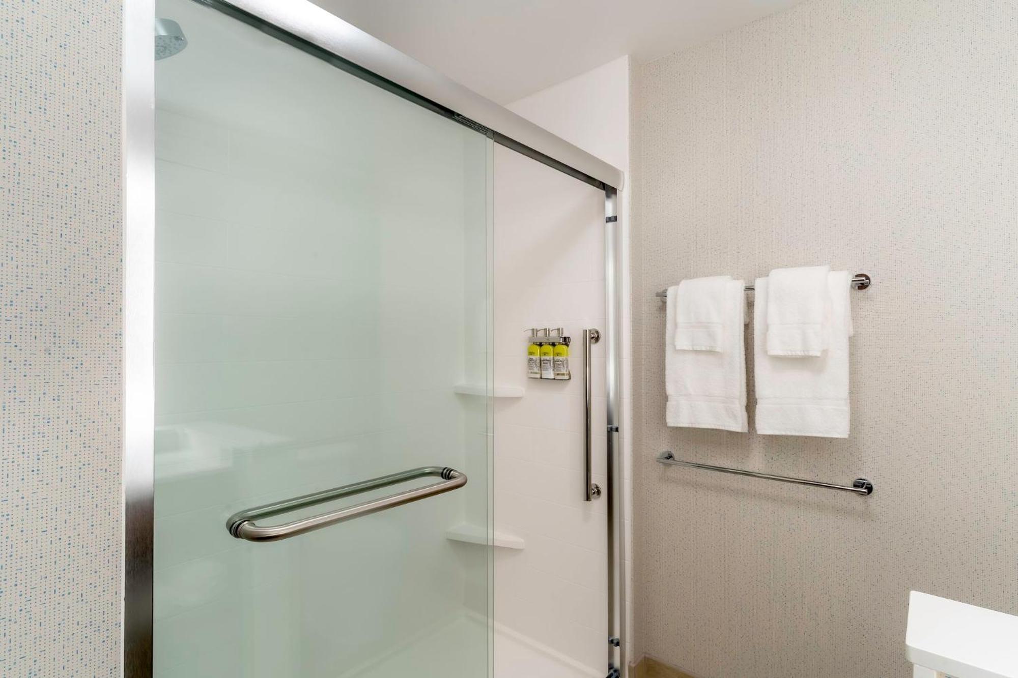 Holiday Inn Express & Suites - Milwaukee West Allis By Ihg Extérieur photo